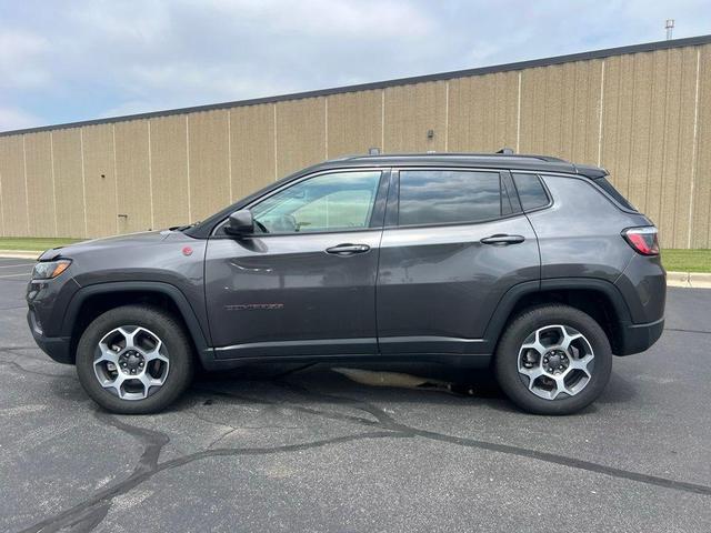 Photo of 2022 Granite Crystal Clearcoat Metallic Jeep Compass