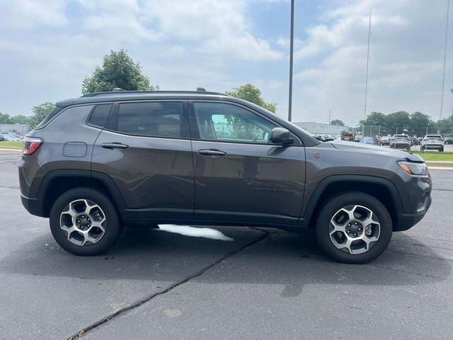 Photo of 2022 Granite Crystal Clearcoat Metallic Jeep Compass