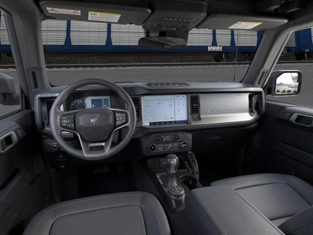 Photo of 2025 Green Ford Bronco