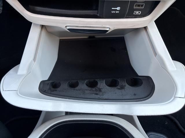 Photo of 2022 Brilliant Black Crystal Pearlcoat Chrysler Pacifica