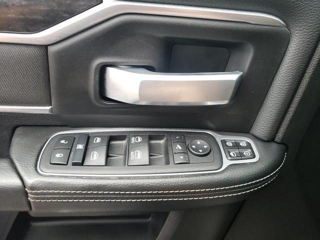 Photo of 2024 Diamond Black Crystal Pearlcoat RAM 2500