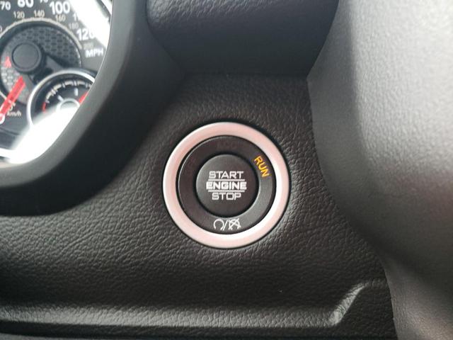 Photo of 2024 Diamond Black Crystal Pearlcoat RAM 2500