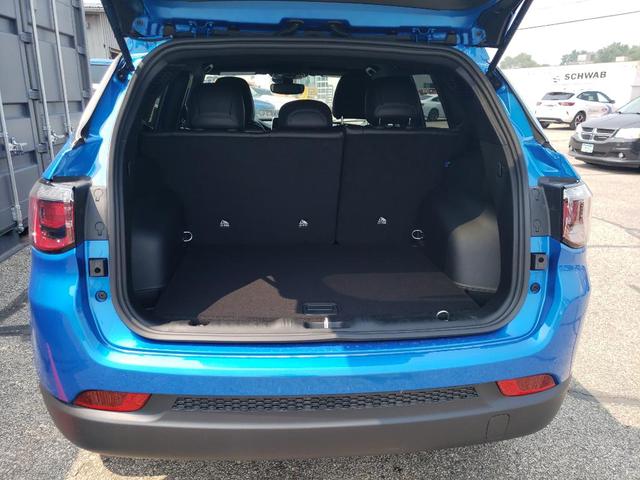 Photo of 2025 Hydro Blue Pearlcoat Jeep Compass