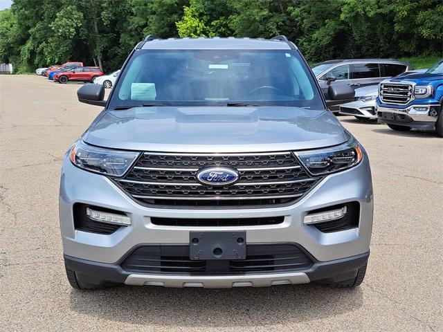 Photo of 2022 Iconic Silver Metallic Ford Explorer