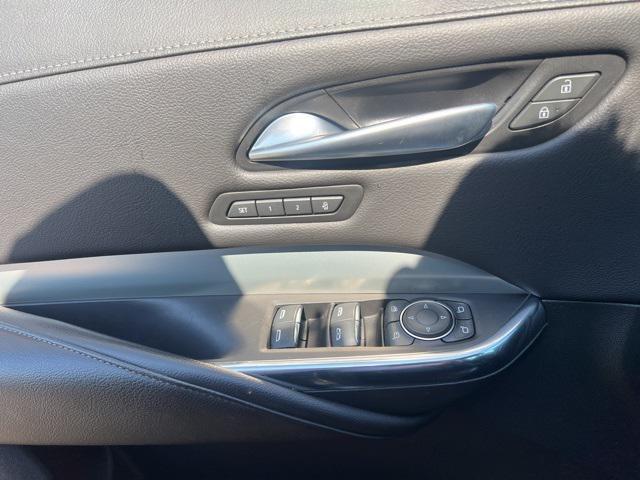 Photo of 2023 Argent Silver Metallic Cadillac XT4