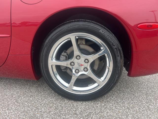Photo of 2004 Magnetic Red Metallic Chevrolet Corvette