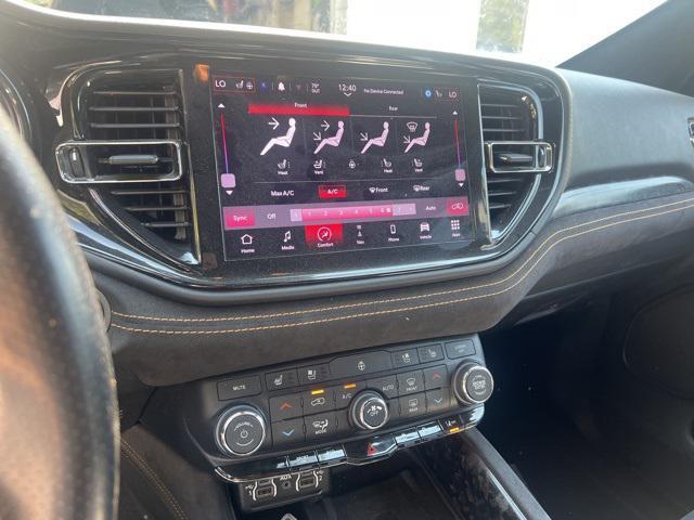 Photo of 2022 DB Black Crystal Clearcoat Dodge Durango