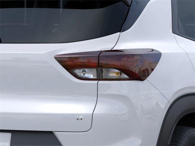 Photo of 2026 Summit White Chevrolet Trailblazer