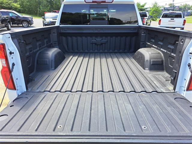 Photo of 2022 Iridescent Pearl Tricoat Chevrolet Silverado 1500