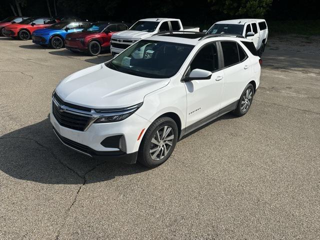 Photo of 2023 Summit White Chevrolet Equinox