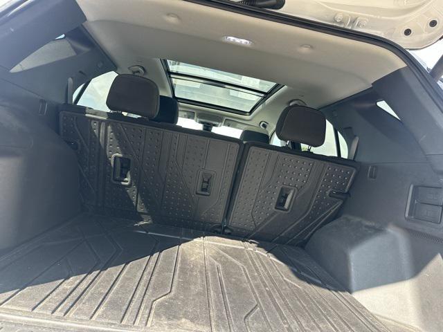 Photo of 2023 Summit White Chevrolet Equinox