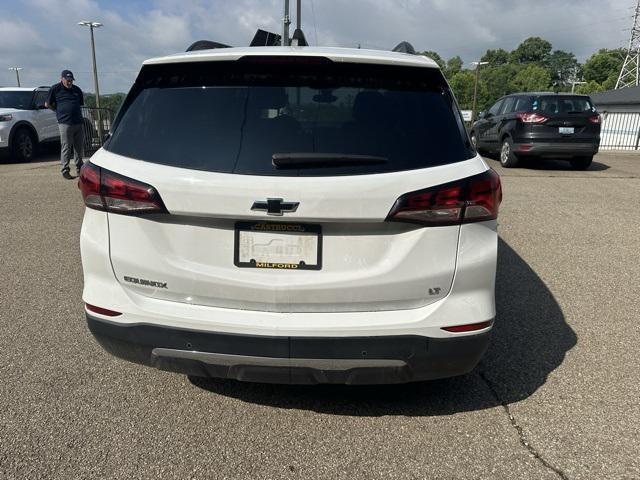 Photo of 2023 Summit White Chevrolet Equinox