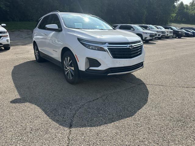 Photo of 2023 Summit White Chevrolet Equinox