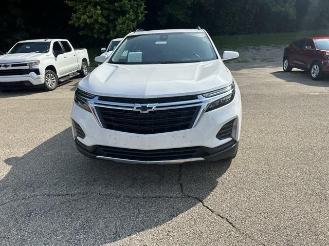 Photo of 2023 Summit White Chevrolet Equinox