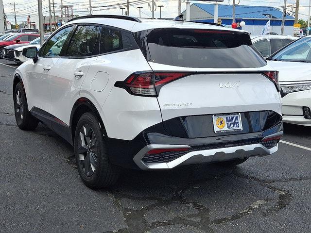 Photo of 2023 Glacial White Pearl Kia Sportage