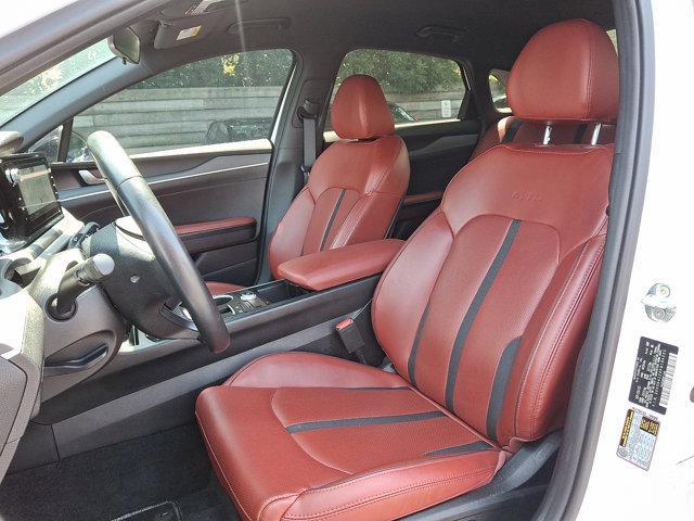 Photo of 2023 Glacial White Pearl Kia K5