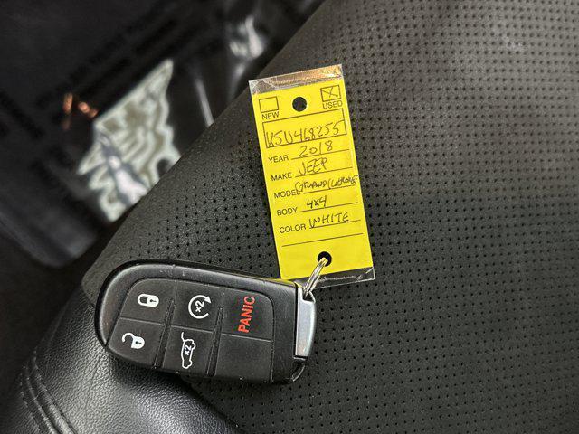 Photo of 2018 Bright White Clearcoat Jeep Grand Cherokee