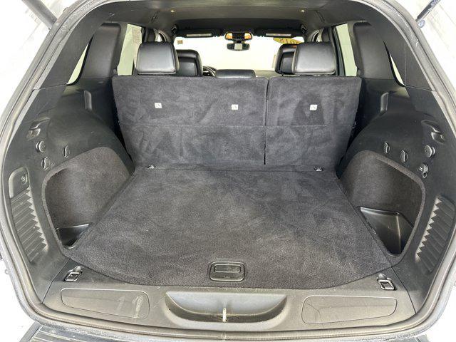 Photo of 2018 Bright White Clearcoat Jeep Grand Cherokee