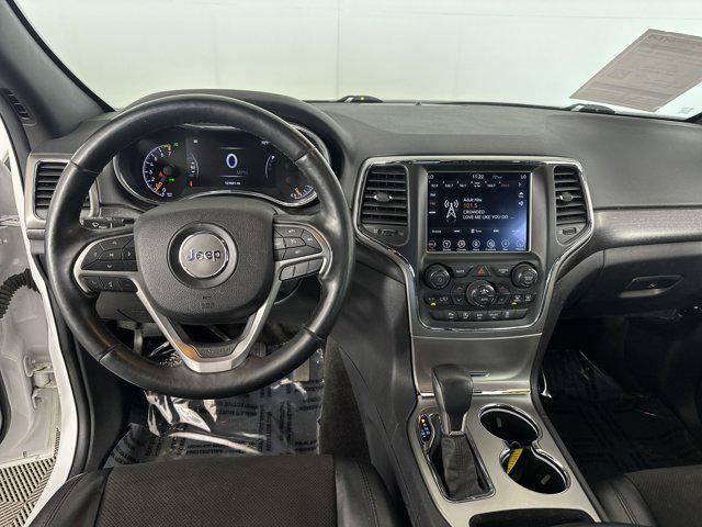 Photo of 2018 Bright White Clearcoat Jeep Grand Cherokee