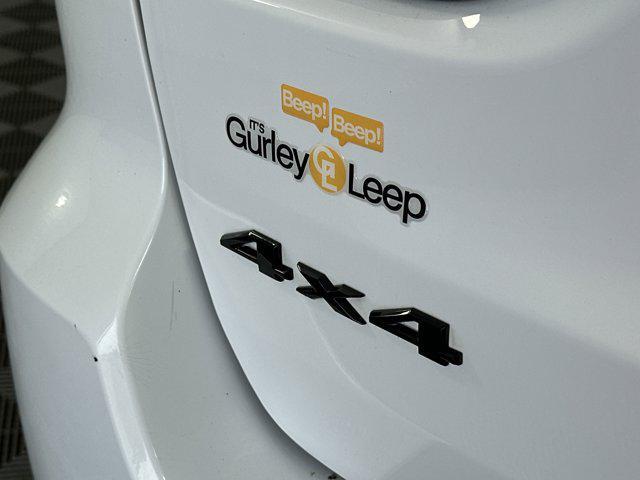 Photo of 2018 Bright White Clearcoat Jeep Grand Cherokee