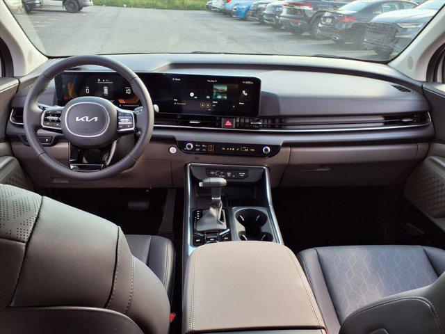 Photo of 2026 Ivory Kia Carnival