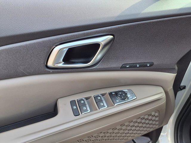 Photo of 2026 Ivory Kia Carnival