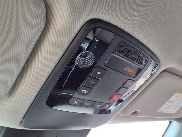 Photo of 2026 Ivory Kia Carnival