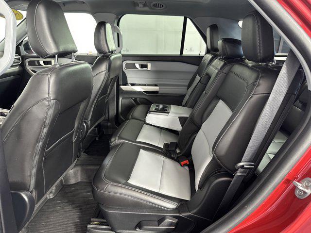 Photo of 2022 Rapid Red Metallic Tinted Clearcoat Ford Explorer