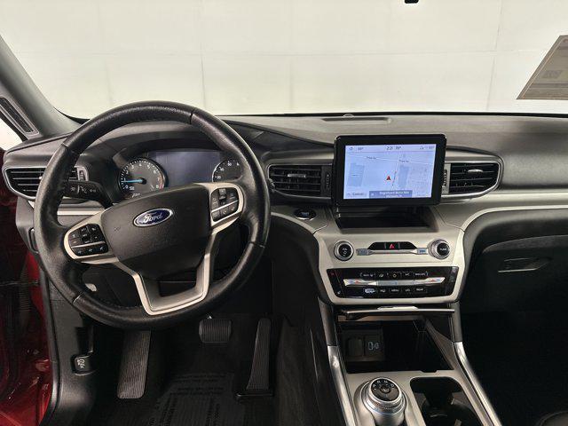 Photo of 2022 Rapid Red Metallic Tinted Clearcoat Ford Explorer