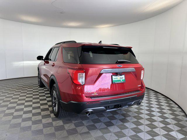 Photo of 2022 Rapid Red Metallic Tinted Clearcoat Ford Explorer