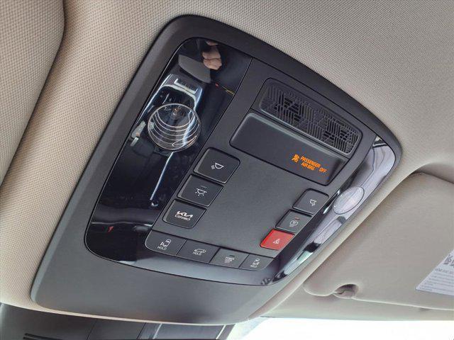 Photo of 2026 Ivory Kia Carnival