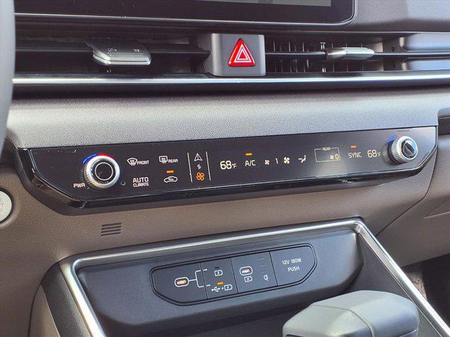 Photo of 2026 Ivory Kia Carnival