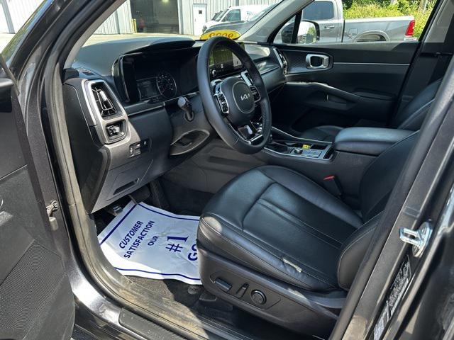 Photo of 2022 Gravity Gray Kia Sorento