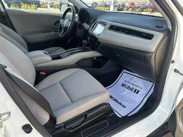 Photo of 2016 White Honda HR-V
