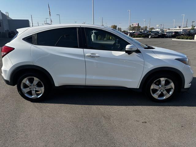 Photo of 2016 White Honda HR-V