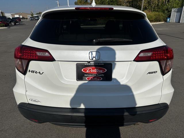 Photo of 2016 White Honda HR-V