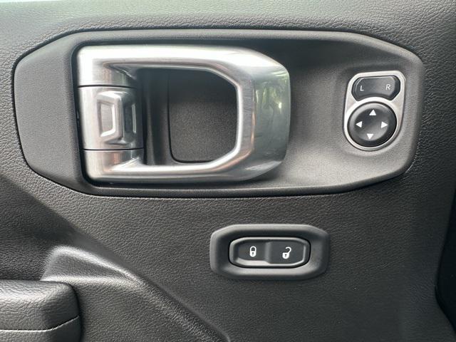 Photo of 2024 Black Clearcoat Jeep Wrangler