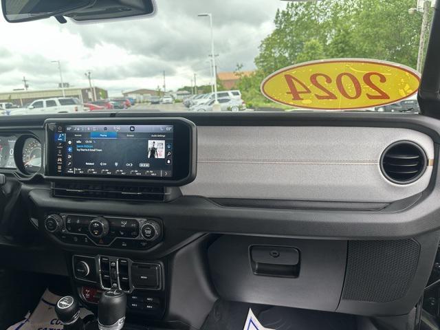 Photo of 2024 Black Clearcoat Jeep Wrangler