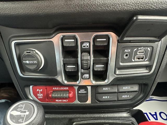 Photo of 2024 Black Clearcoat Jeep Wrangler