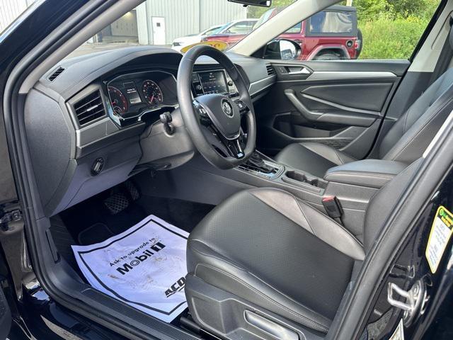 Photo of 2020 Black Volkswagen Jetta