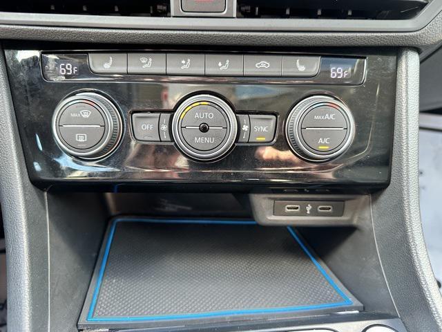 Photo of 2020 Black Volkswagen Jetta