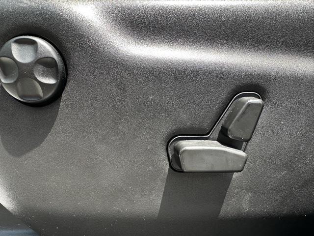 Photo of 2021 Bright White Clearcoat Jeep Grand Cherokee