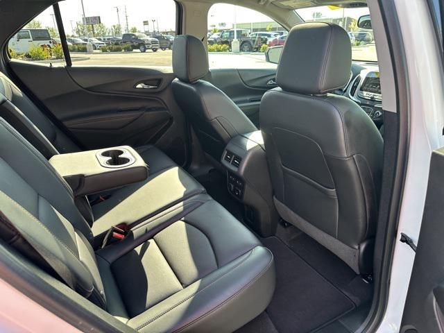 Photo of 2018 Iridescent Pearl Tricoat Chevrolet Equinox