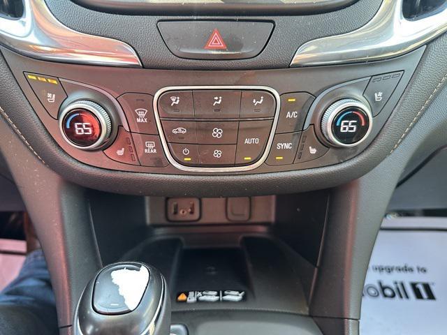 Photo of 2018 Iridescent Pearl Tricoat Chevrolet Equinox