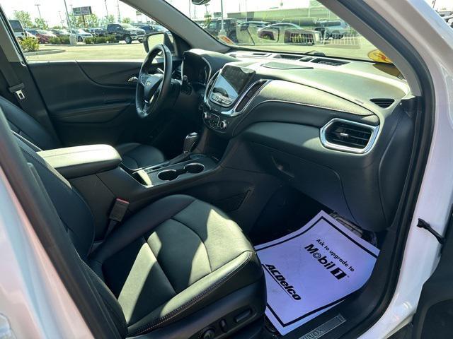 Photo of 2018 Iridescent Pearl Tricoat Chevrolet Equinox