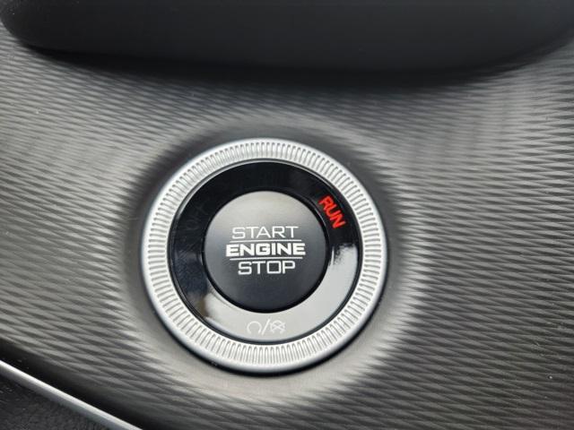 Photo of 2025 Silver Zynith Jeep Grand Cherokee L