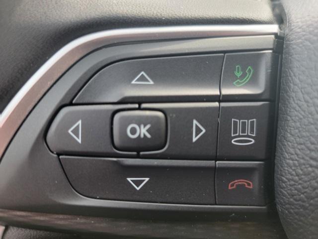 Photo of 2025 Silver Zynith Jeep Grand Cherokee L