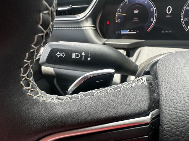 Photo of 2023 Silver Zynith Jeep Grand Cherokee L