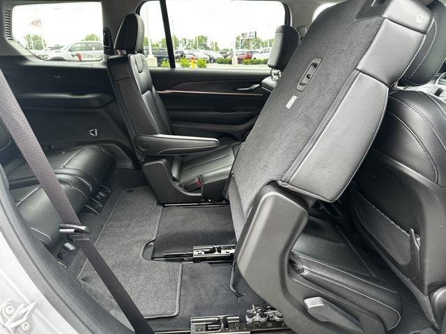 Photo of 2023 Silver Zynith Jeep Grand Cherokee L