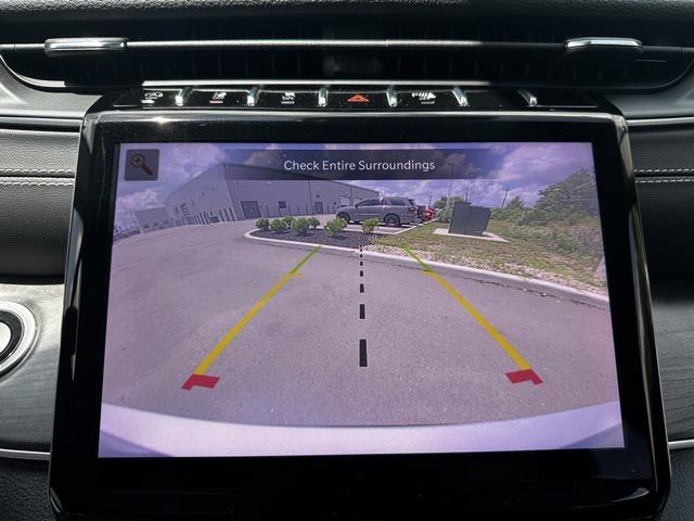 Photo of 2023 Silver Zynith Jeep Grand Cherokee L